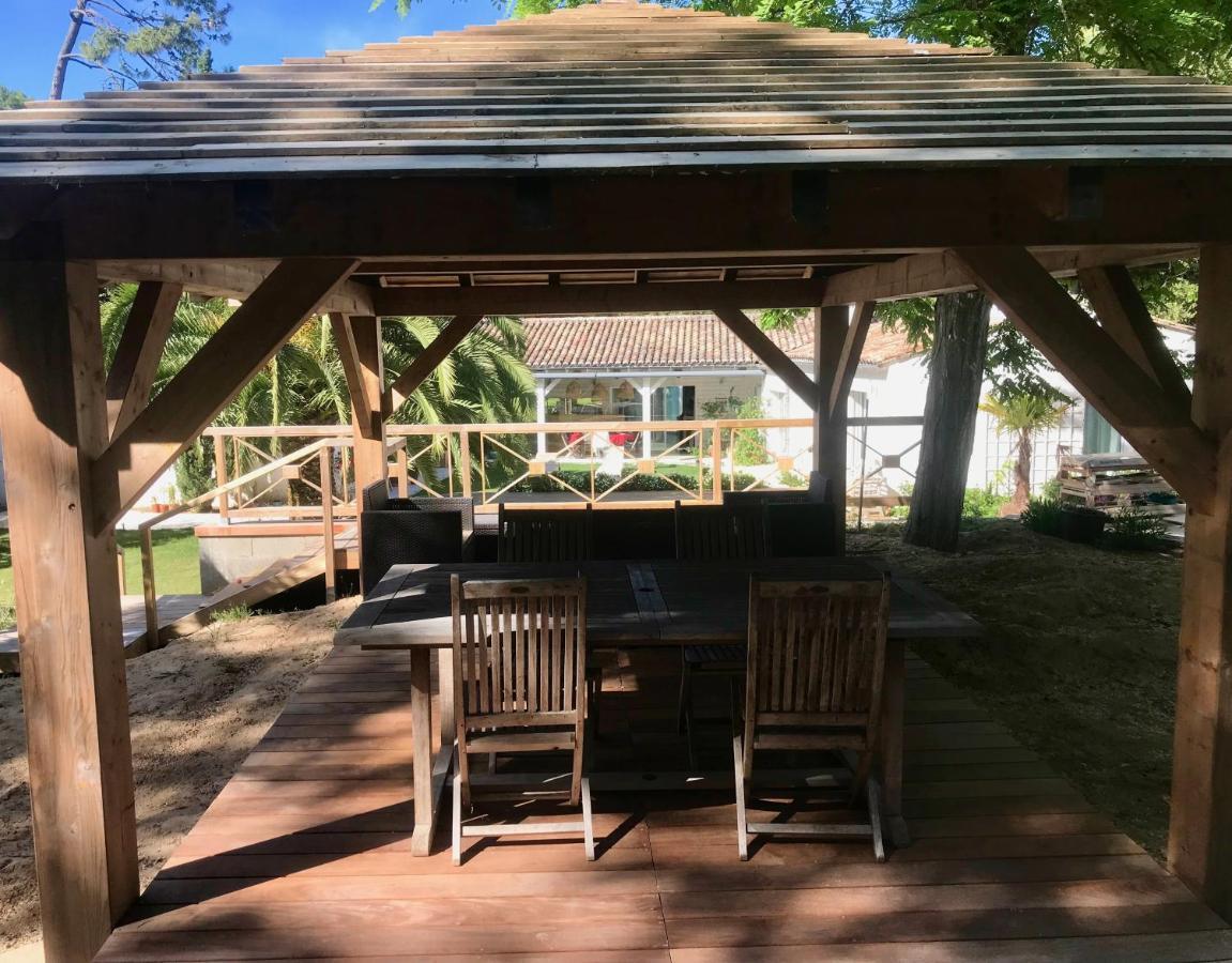 LA MAISON DE LA DUNE - Jacuzzi 1ère séance offerte - Piscine chauffée avec Abri Amovible - Plage située à 200m, accès direct par le bois - Borne VE La Couarde-sur-Mer Esterno foto