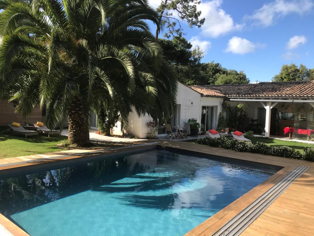 LA MAISON DE LA DUNE - Jacuzzi 1ère séance offerte - Piscine chauffée avec Abri Amovible - Plage située à 200m, accès direct par le bois - Borne VE La Couarde-sur-Mer Esterno foto