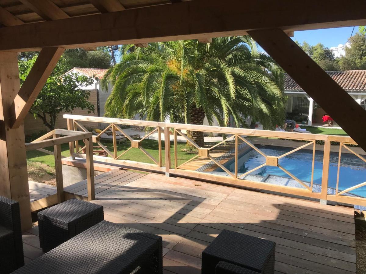 LA MAISON DE LA DUNE - Jacuzzi 1ère séance offerte - Piscine chauffée avec Abri Amovible - Plage située à 200m, accès direct par le bois - Borne VE La Couarde-sur-Mer Esterno foto