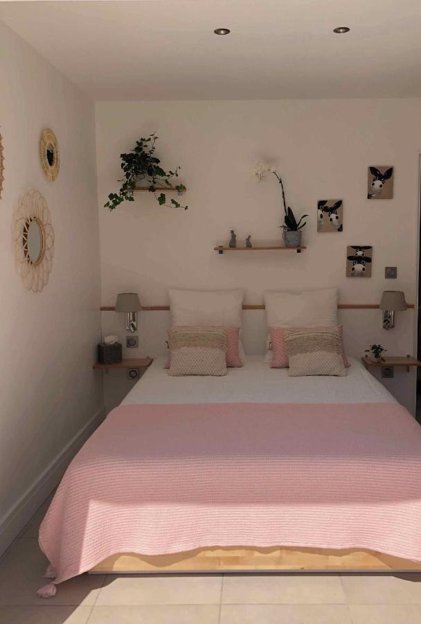 LA MAISON DE LA DUNE - Jacuzzi 1ère séance offerte - Piscine chauffée avec Abri Amovible - Plage située à 200m, accès direct par le bois - Borne VE La Couarde-sur-Mer Esterno foto