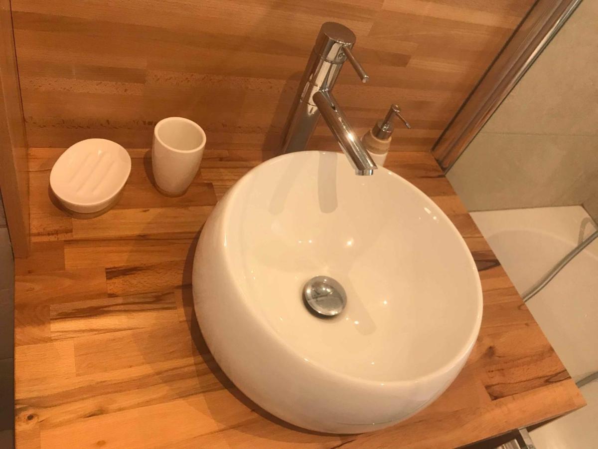 LA MAISON DE LA DUNE - Jacuzzi 1ère séance offerte - Piscine chauffée avec Abri Amovible - Plage située à 200m, accès direct par le bois - Borne VE La Couarde-sur-Mer Esterno foto