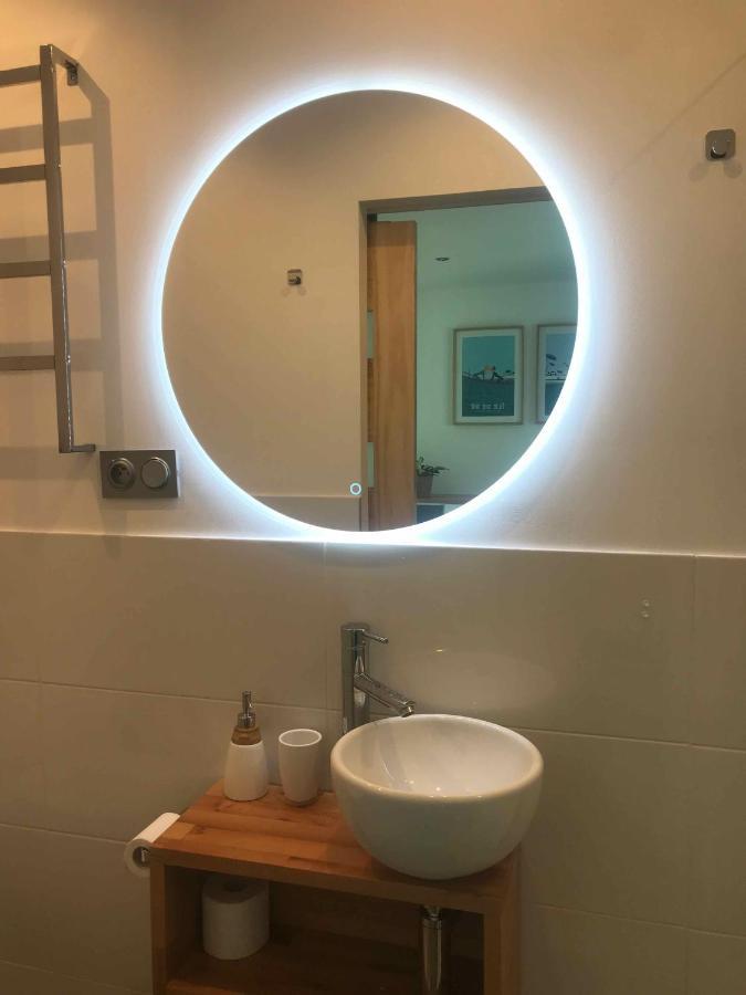 LA MAISON DE LA DUNE - Jacuzzi 1ère séance offerte - Piscine chauffée avec Abri Amovible - Plage située à 200m, accès direct par le bois - Borne VE La Couarde-sur-Mer Esterno foto