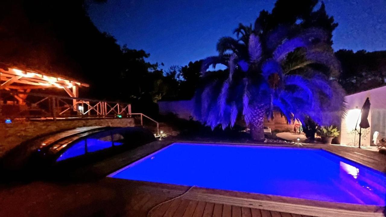 LA MAISON DE LA DUNE - Jacuzzi 1ère séance offerte - Piscine chauffée avec Abri Amovible - Plage située à 200m, accès direct par le bois - Borne VE La Couarde-sur-Mer Esterno foto